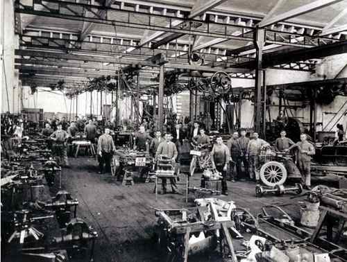 奔驰创建的奔驰铁器铸造和机械工厂